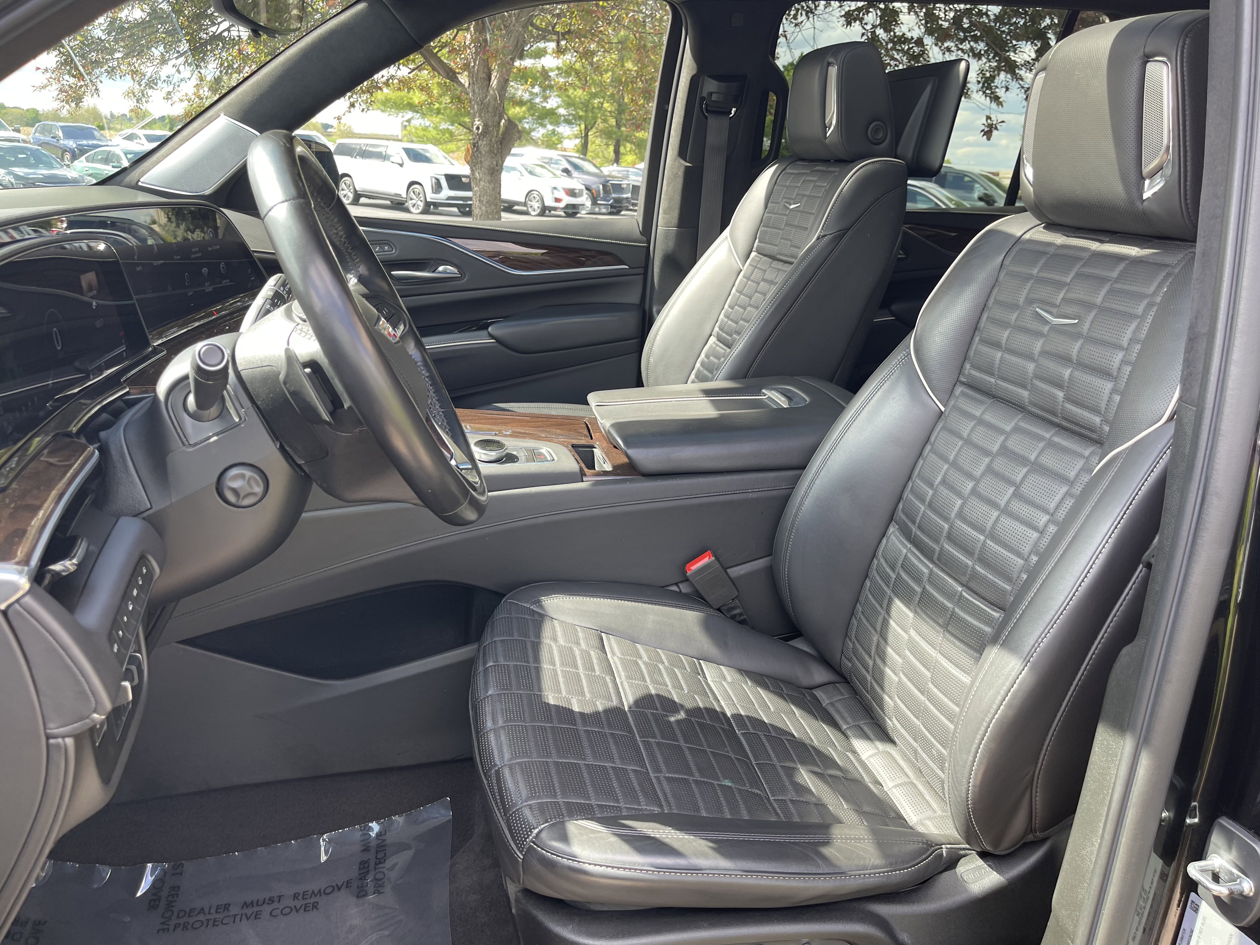 Used 2022 Cadillac Escalade ESV Premium Luxury Platinum AWD/4WD image 19