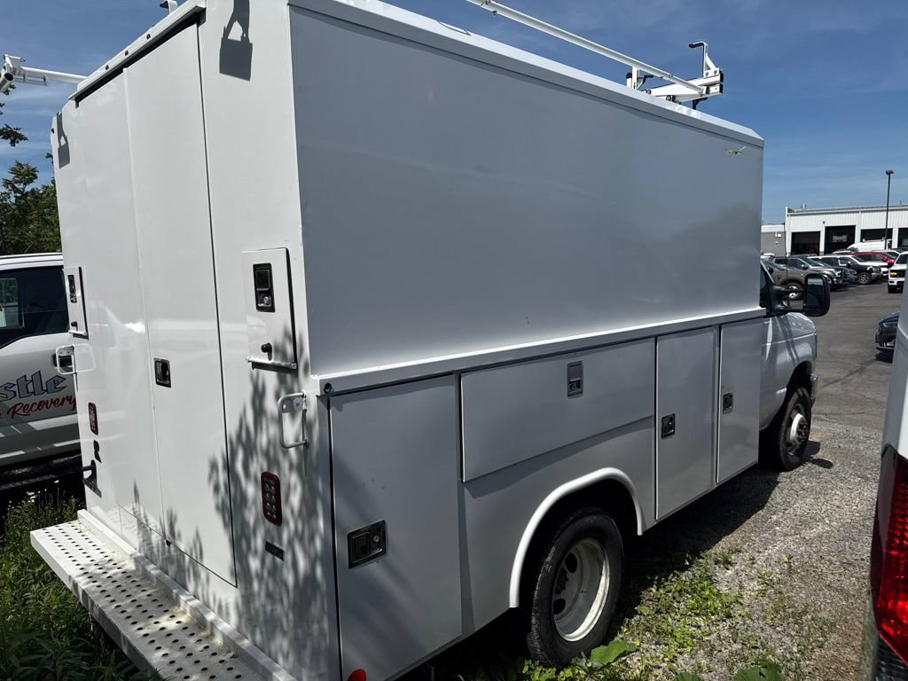 Used 2024 Ford E-350 and Econoline 350 Super Duty w/ Power Windows & Locks Group RWD image 5