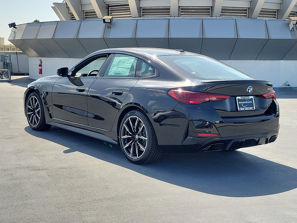 New 2026 BMW M440i w/ Premium Package RWD image 2