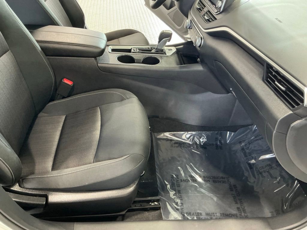 Used 2025 Nissan Altima 2.5 S FWD image 13