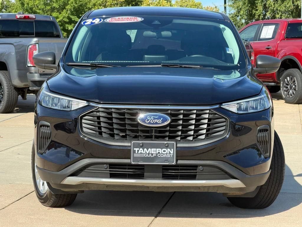 Used 2024 Ford Escape Active AWD/4WD image 2