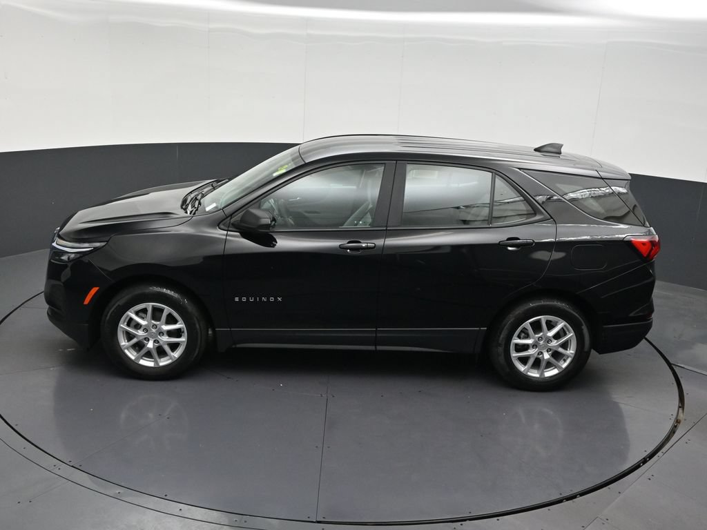 Used 2024 Chevrolet Equinox LS FWD image 17