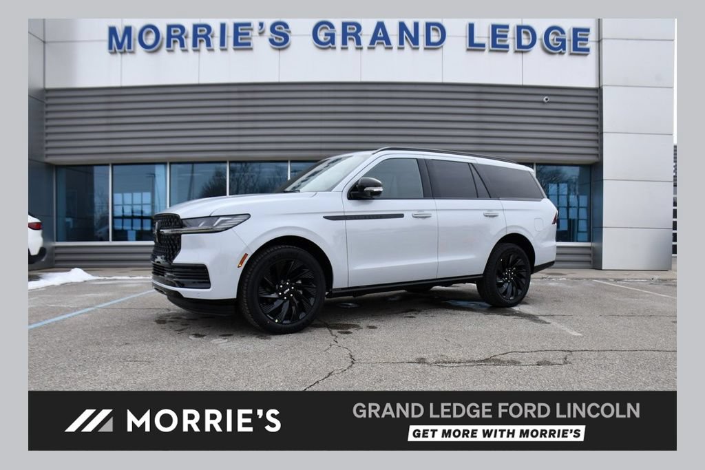 New 2026 Lincoln Navigator Reserve w/ Jet Appearance Package AWD/4WD image 1