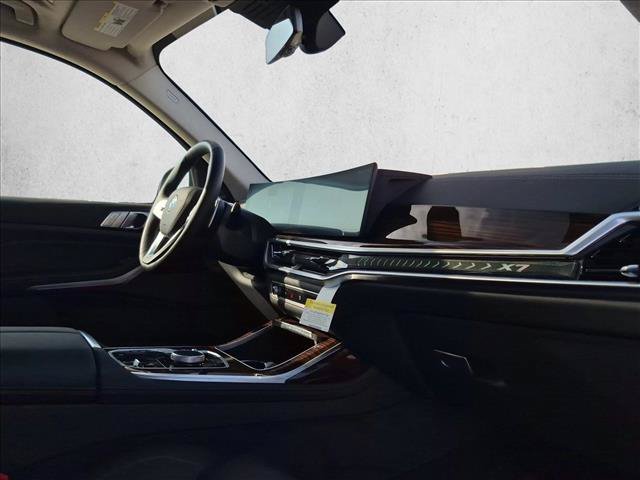 Used 2026 BMW X7 xDrive40i AWD/4WD image 25