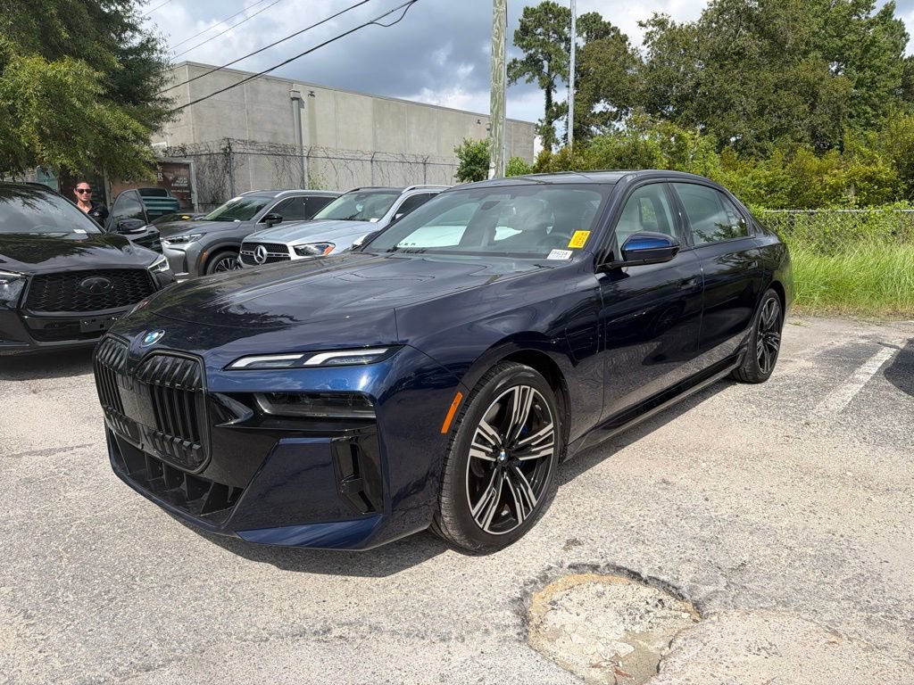 Used 2026 BMW 750e xDrive AWD/4WD image 1