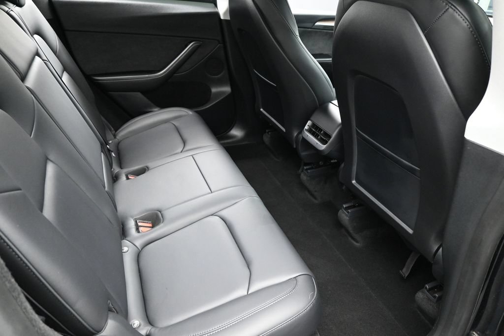Used 2024 Tesla Model Y Long Range AWD/4WD image 25