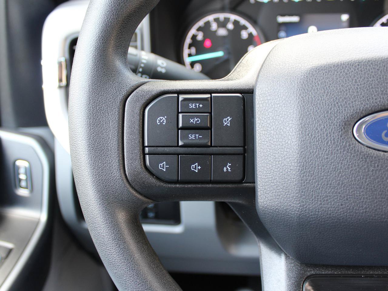 Used 2025 Ford F350 XLT AWD/4WD image 27