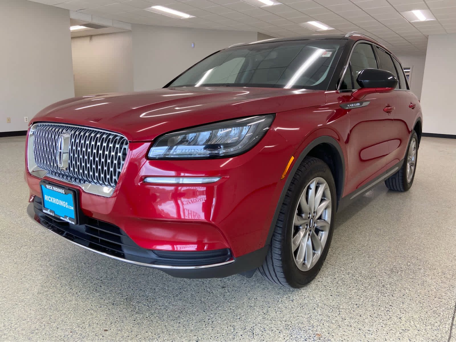 Used 2022 Lincoln Corsair AWD w/ Premium Package image 3