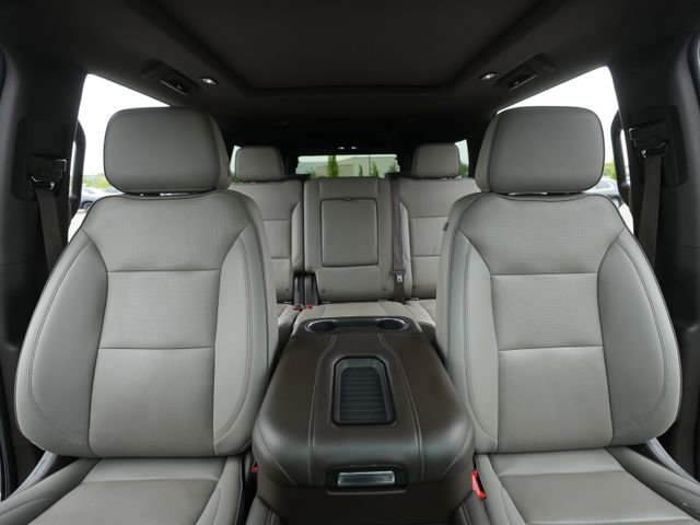Used 2022 GMC Yukon XL SLT w/ SLT Premium Package AWD/4WD image 40