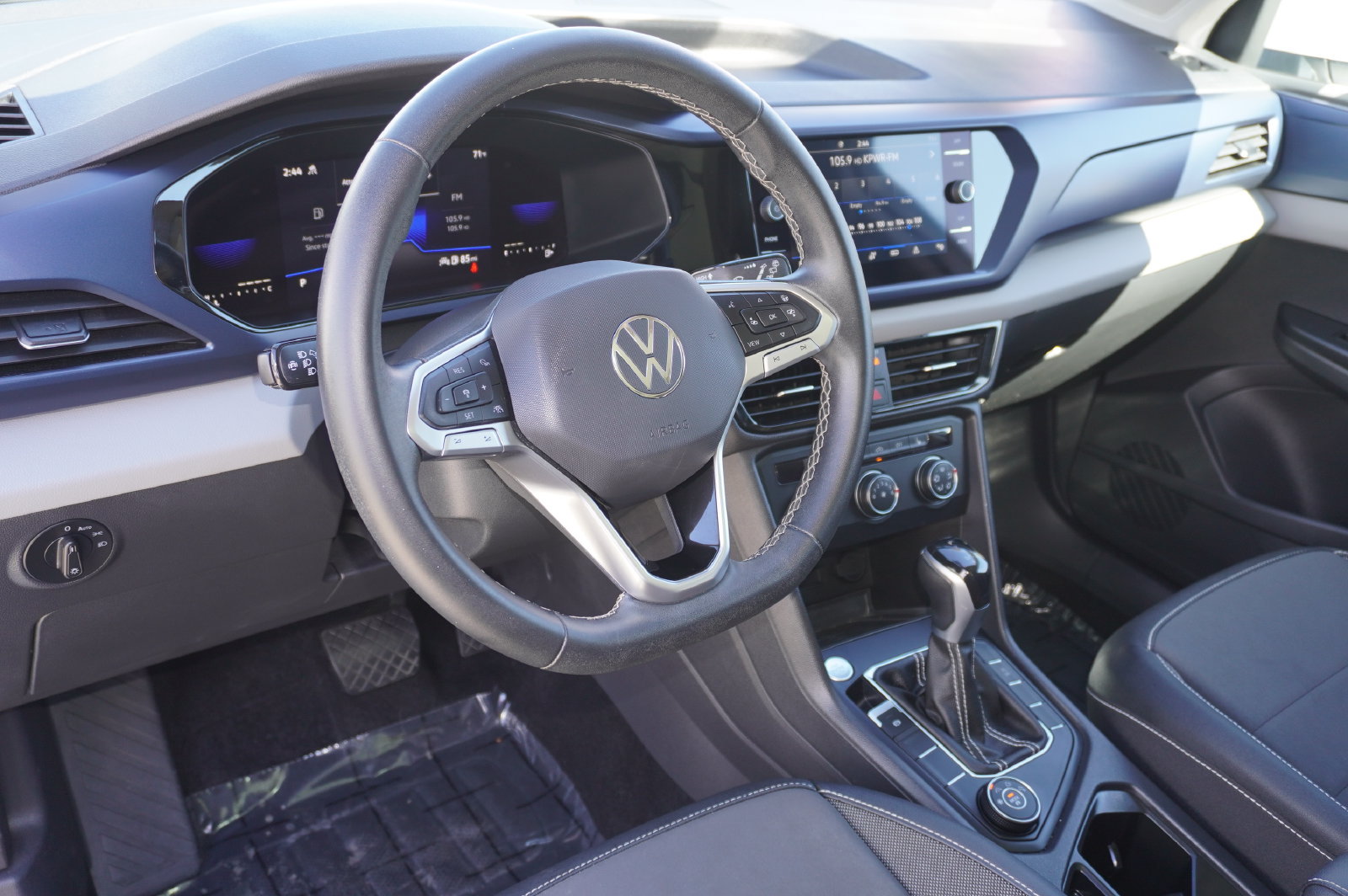 Used 2022 Volkswagen Taos SE AWD/4WD image 12