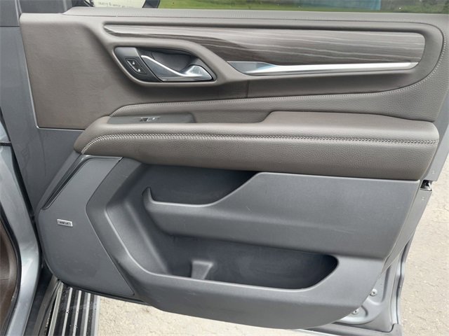 Used 2021 GMC Yukon XL Denali w/ Denali Premium Package image 13