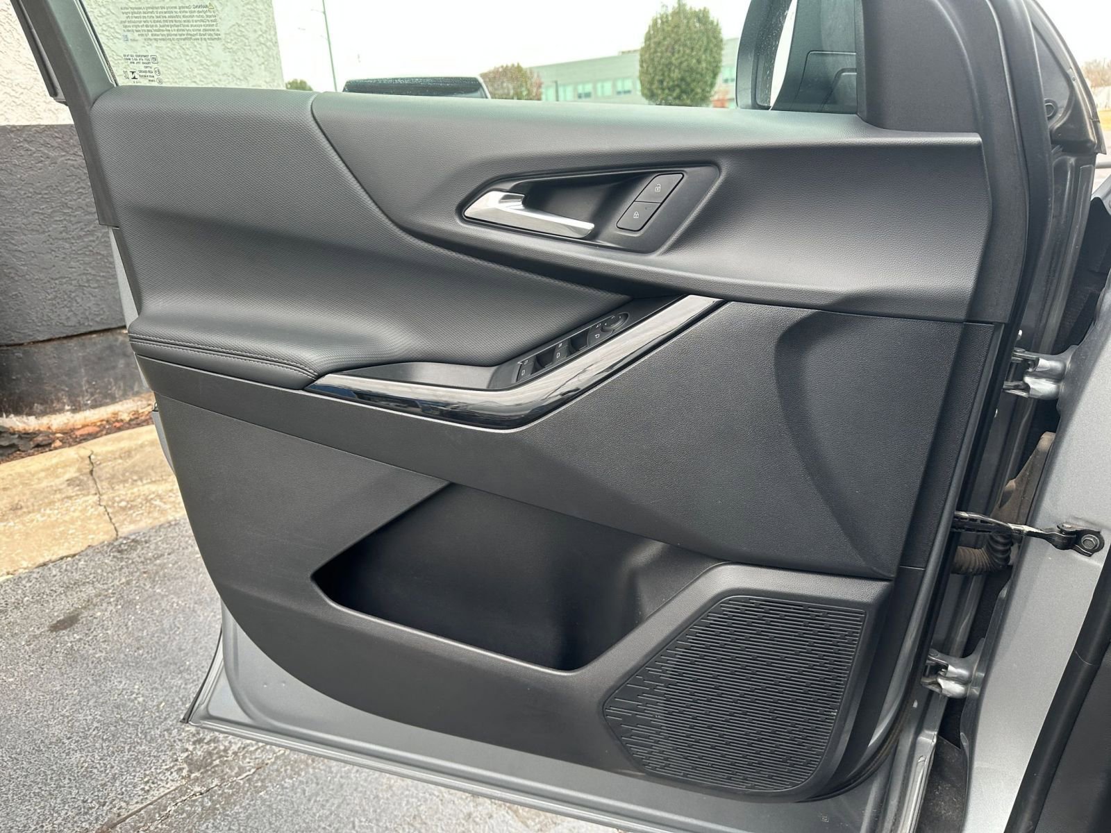 Used 2025 Chevrolet Equinox LT image 20