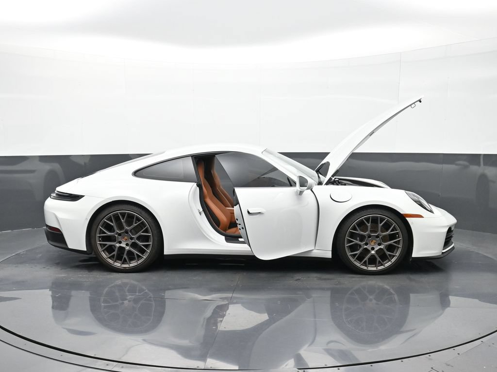 Certified 2025 Porsche 911 Carrera RWD image 30