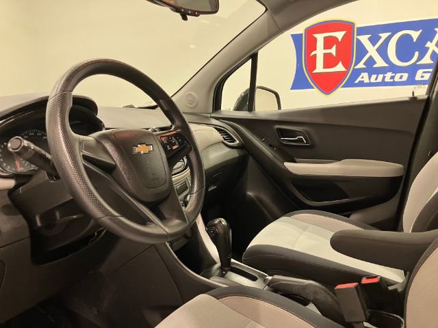 Used 2019 Chevrolet Trax LS w/ LPO, Cargo Package image 19