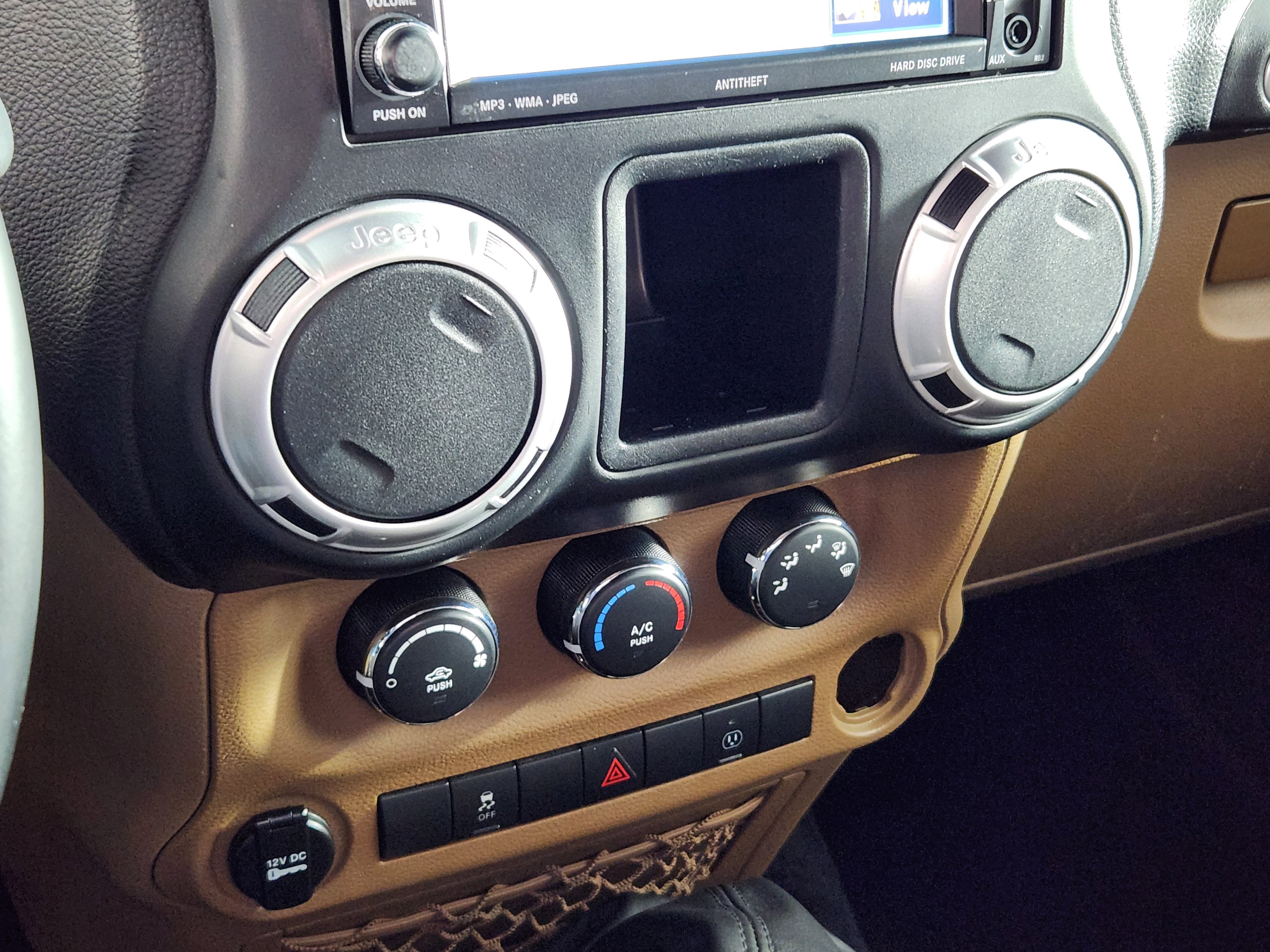 Used 2014 Jeep Wrangler Rubicon image 22