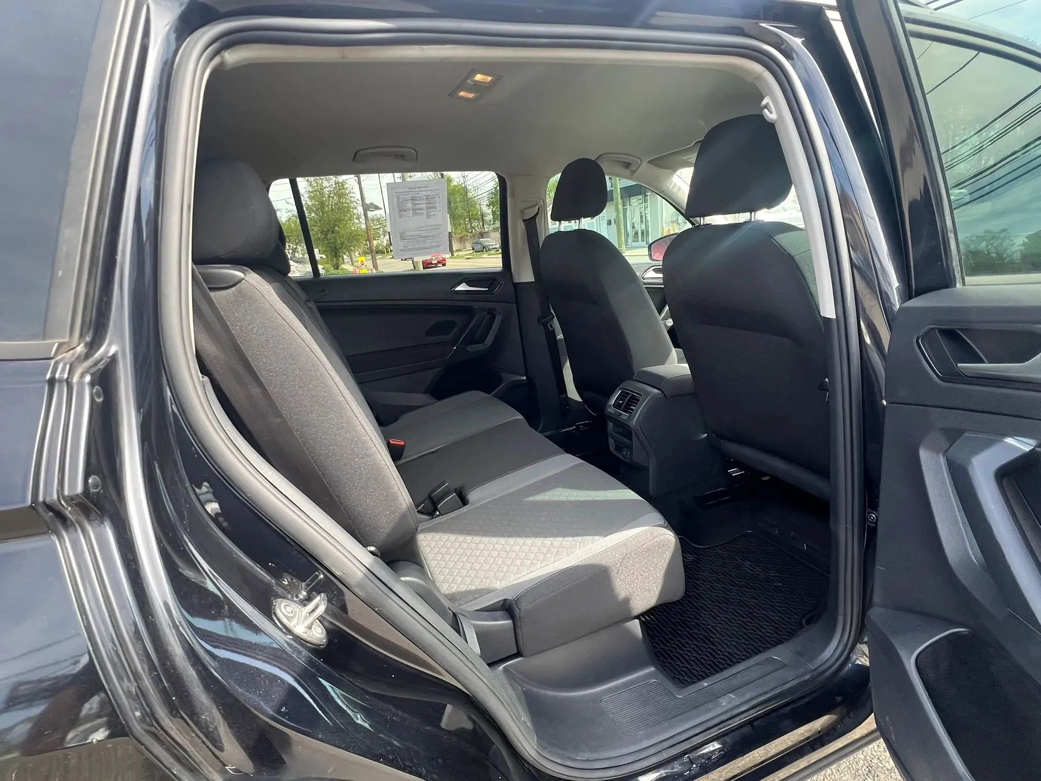 Used 2018 Volkswagen Tiguan S FWD image 29