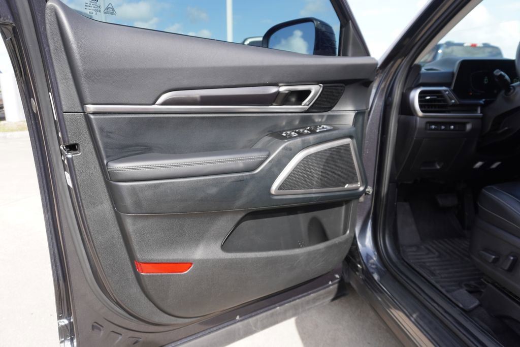 Used 2024 Kia Telluride S image 8