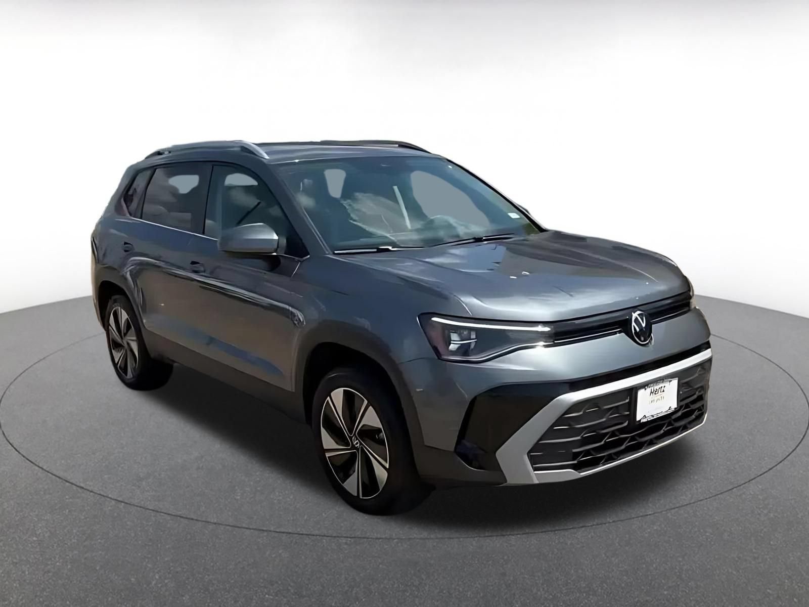 Used 2026 Volkswagen Taos SE AWD/4WD image 3