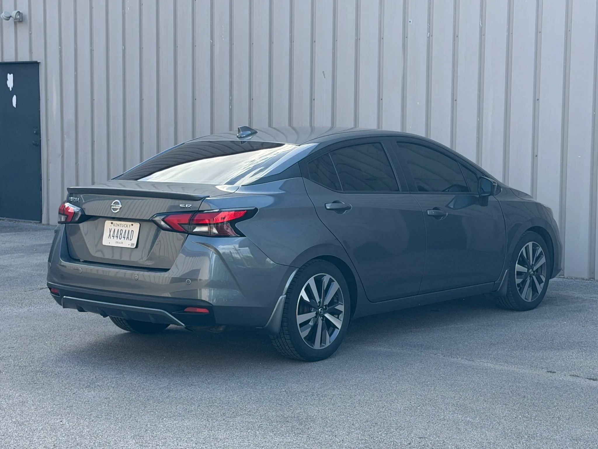 Used 2020 Nissan Versa SR FWD image 5
