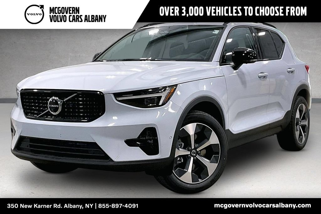 New 2026 Volvo XC40 B5 Plus w/ Climate Package