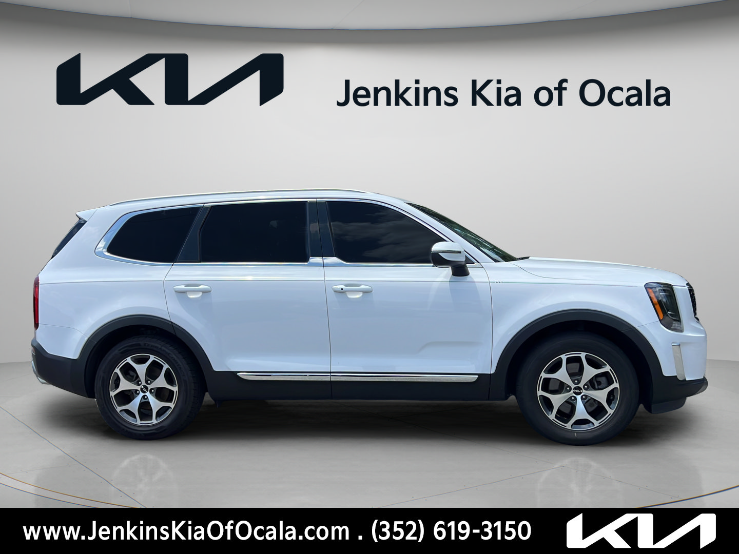 Used 2022 Kia Telluride EX FWD image 2