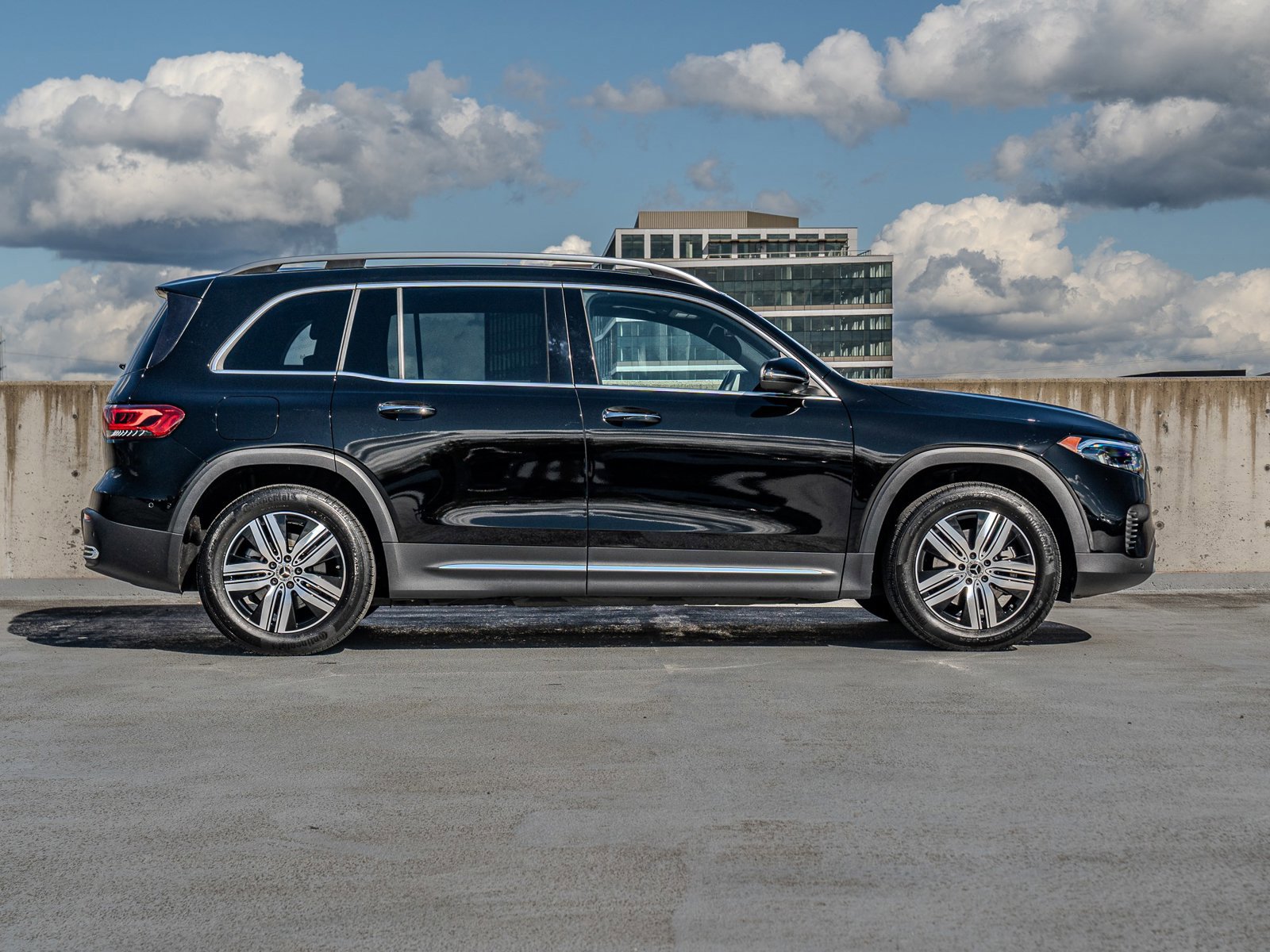 Used 2023 Mercedes-Benz EQB 250+ image 6