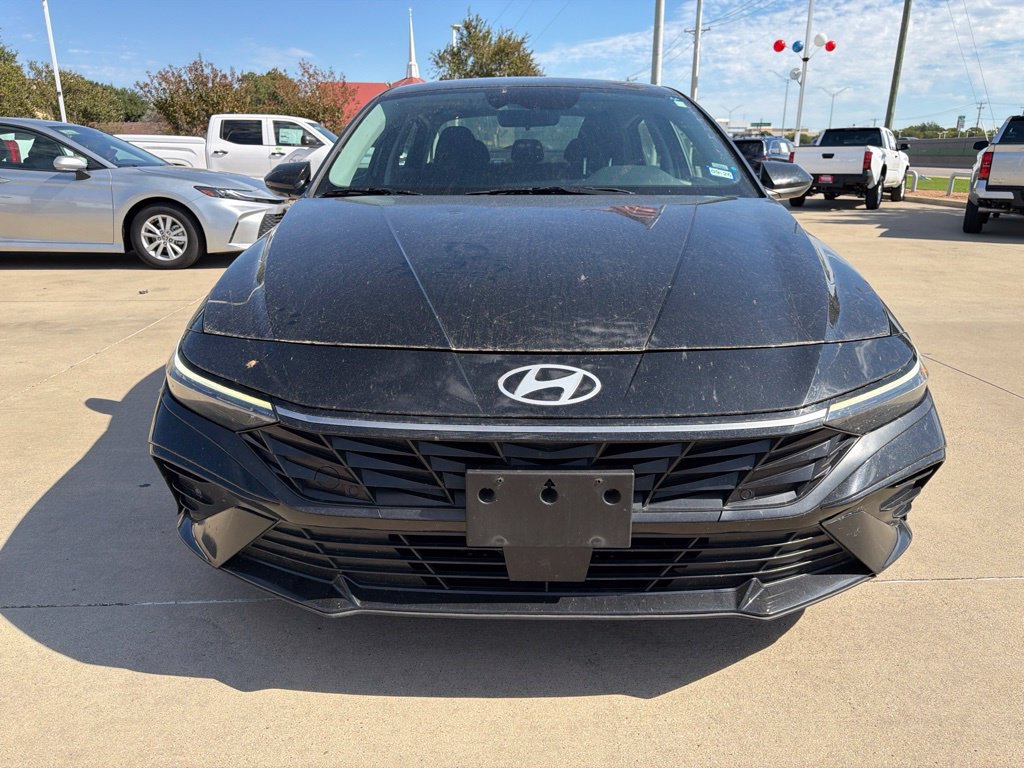 Used 2025 Hyundai Elantra SEL FWD image 13