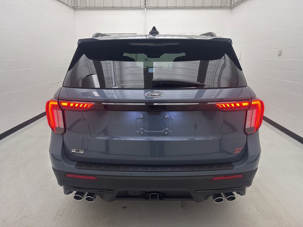 Used 2025 Ford Explorer ST image 14