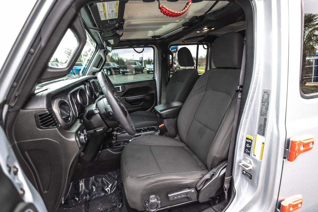 Used 2023 Jeep Gladiator Sport image 23