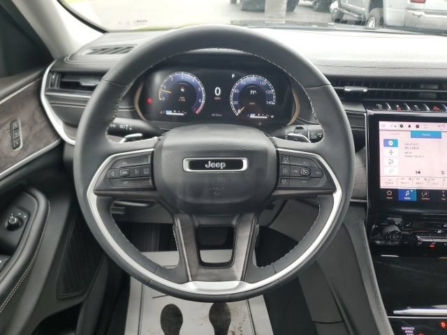 Used 2023 Jeep Grand Cherokee Limited AWD/4WD image 18