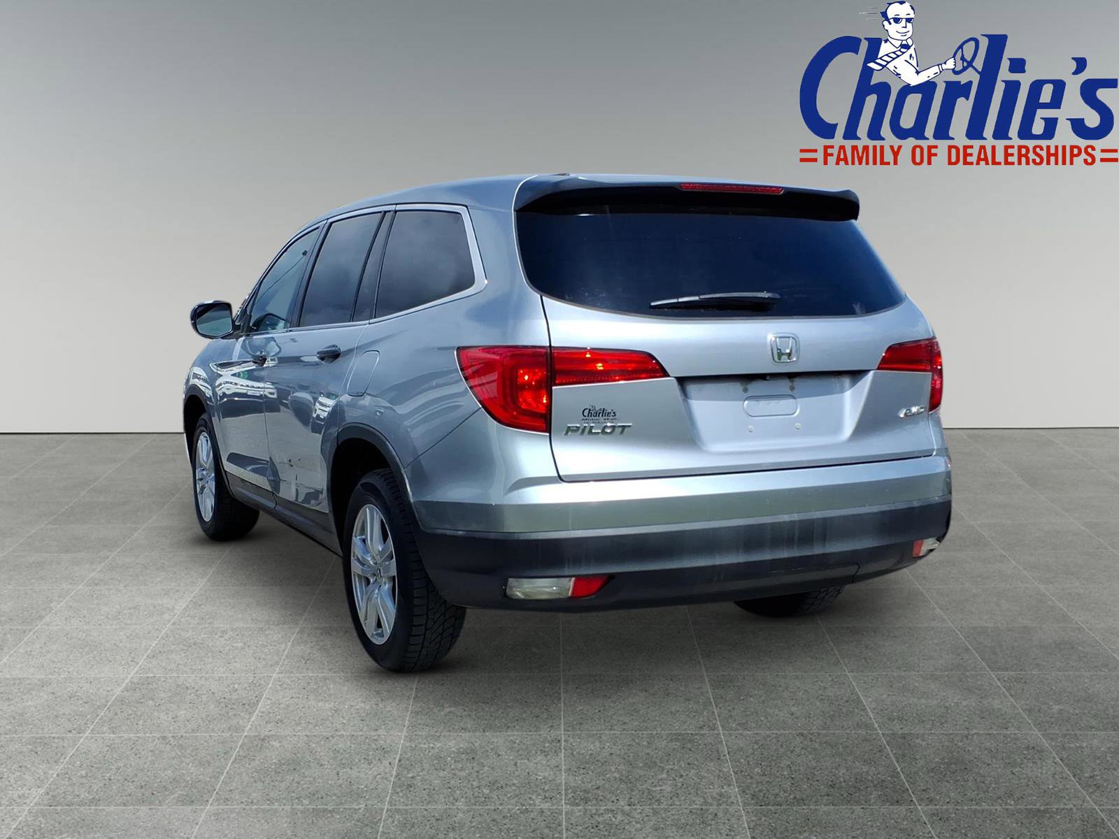 Used 2018 Honda Pilot LX image 5