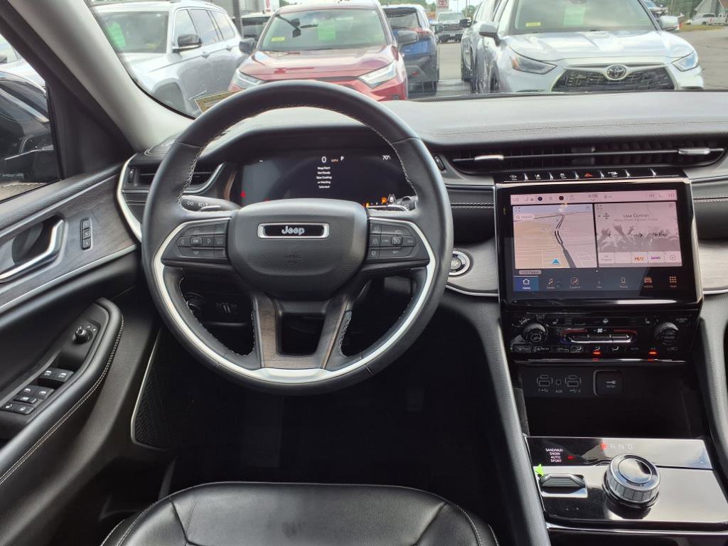 Used 2022 Jeep Grand Cherokee L Limited AWD/4WD image 10