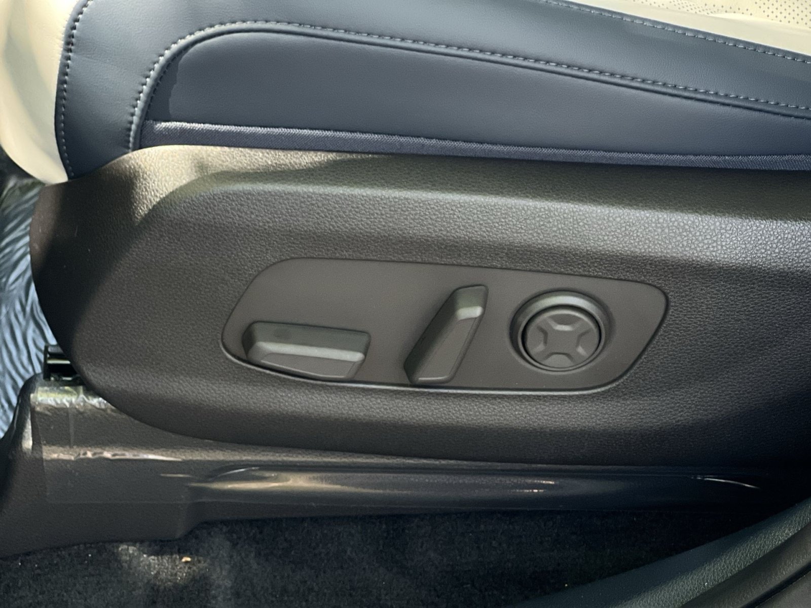 New 2026 Kia Carnival SX FWD image 18