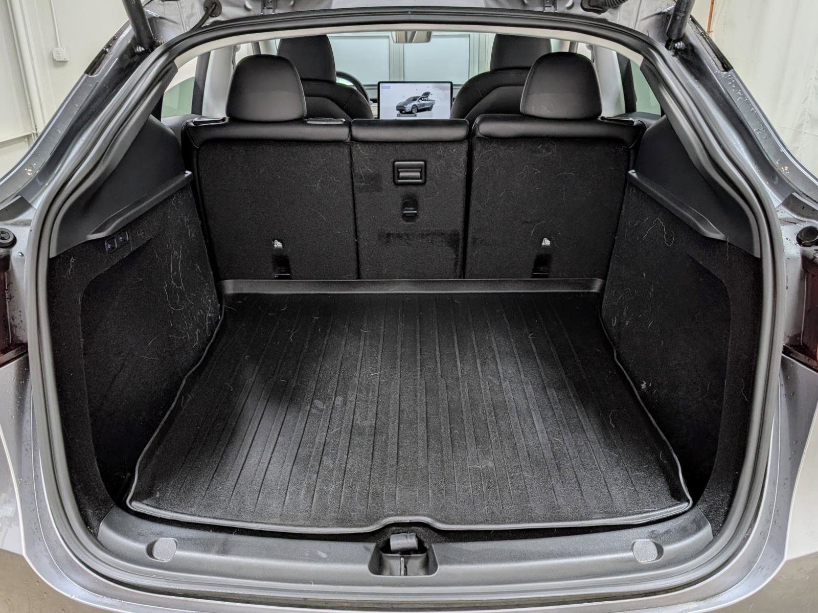 Used 2024 Tesla Model Y Long Range image 19