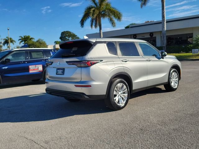 New 2026 Mitsubishi Outlander ES AWD/4WD image 6