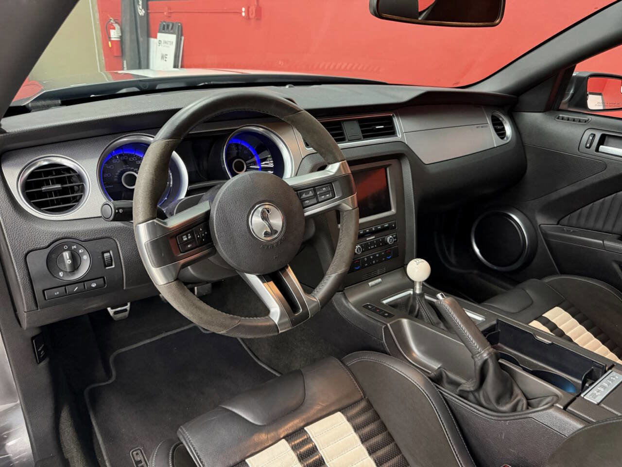 Used 2013 Ford Mustang Shelby GT500 RWD image 21