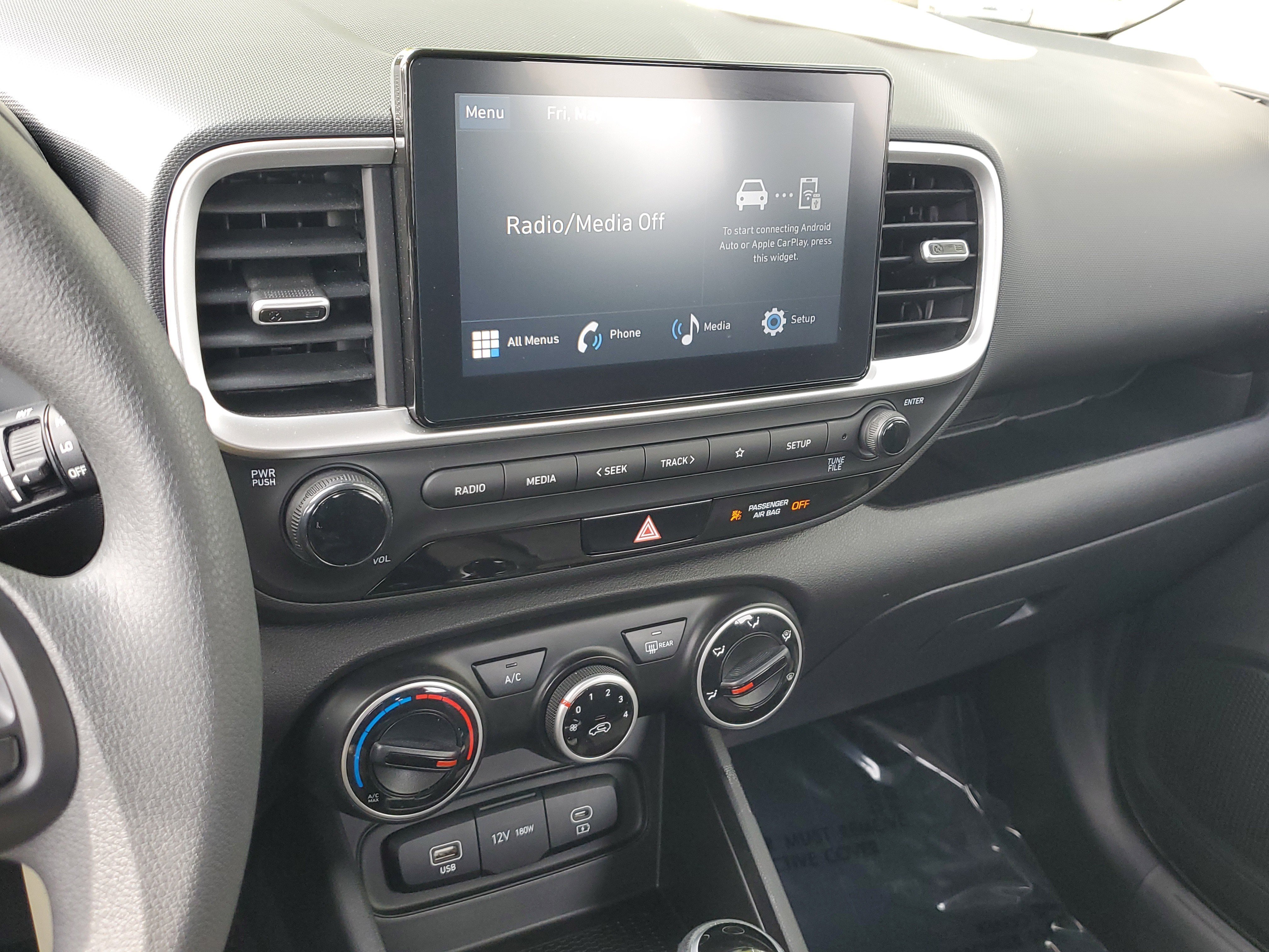 Used 2025 Hyundai Venue SE FWD image 24