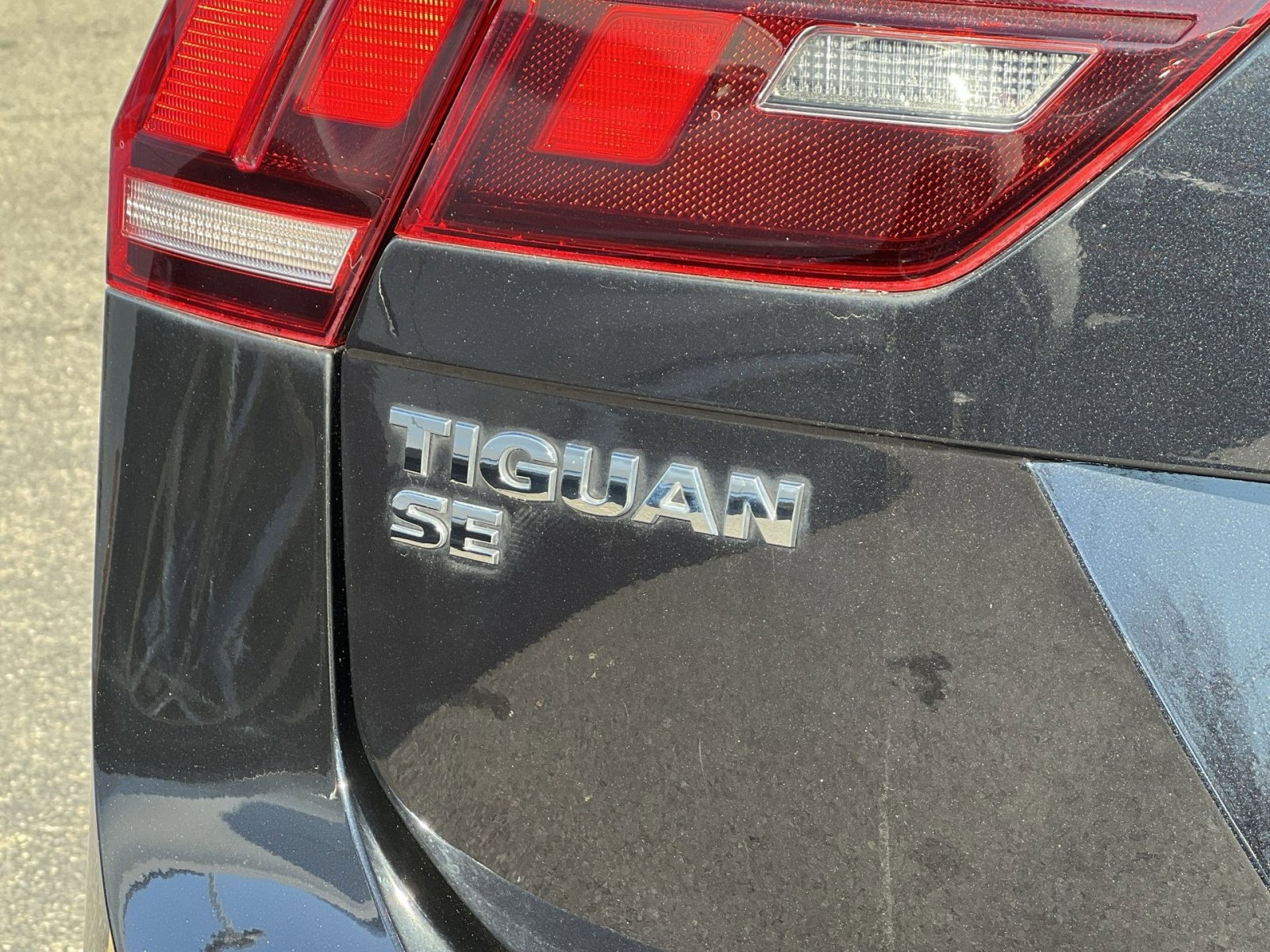 Used 2018 Volkswagen Tiguan SE image 29