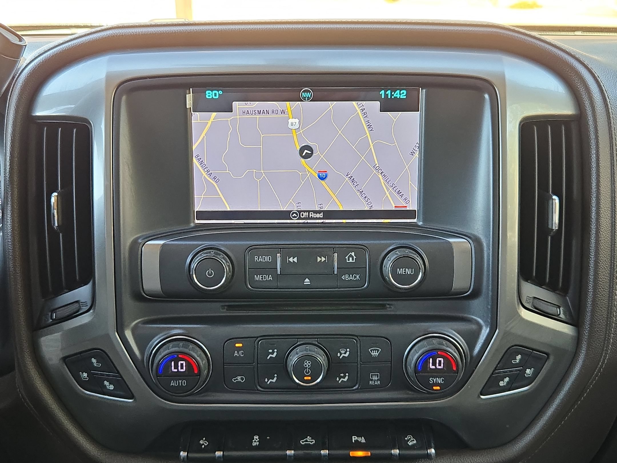 Used 2018 Chevrolet Silverado 2500 LTZ w/ Vortec Plus Package AWD/4WD image 17