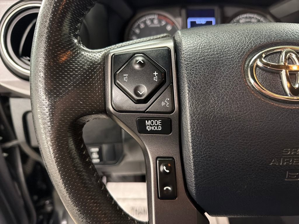 Used 2020 Toyota Tacoma TRD Off-Road w/ Technology Package image 18