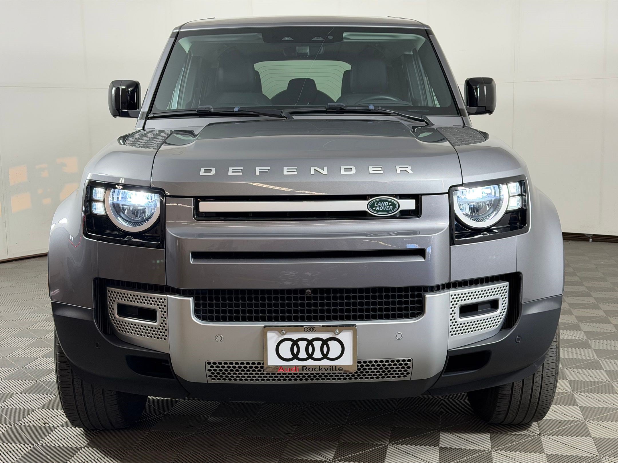 Used 2023 Land Rover Defender 110 S AWD/4WD image 6