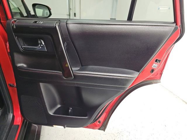 Used 2015 Toyota 4Runner Trail w/ Four Season Floor Mat Package AWD/4WD image 31