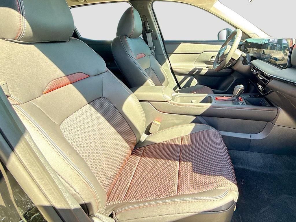 New 2026 Nissan Kicks SR w/ Illumination Package FWD image 25