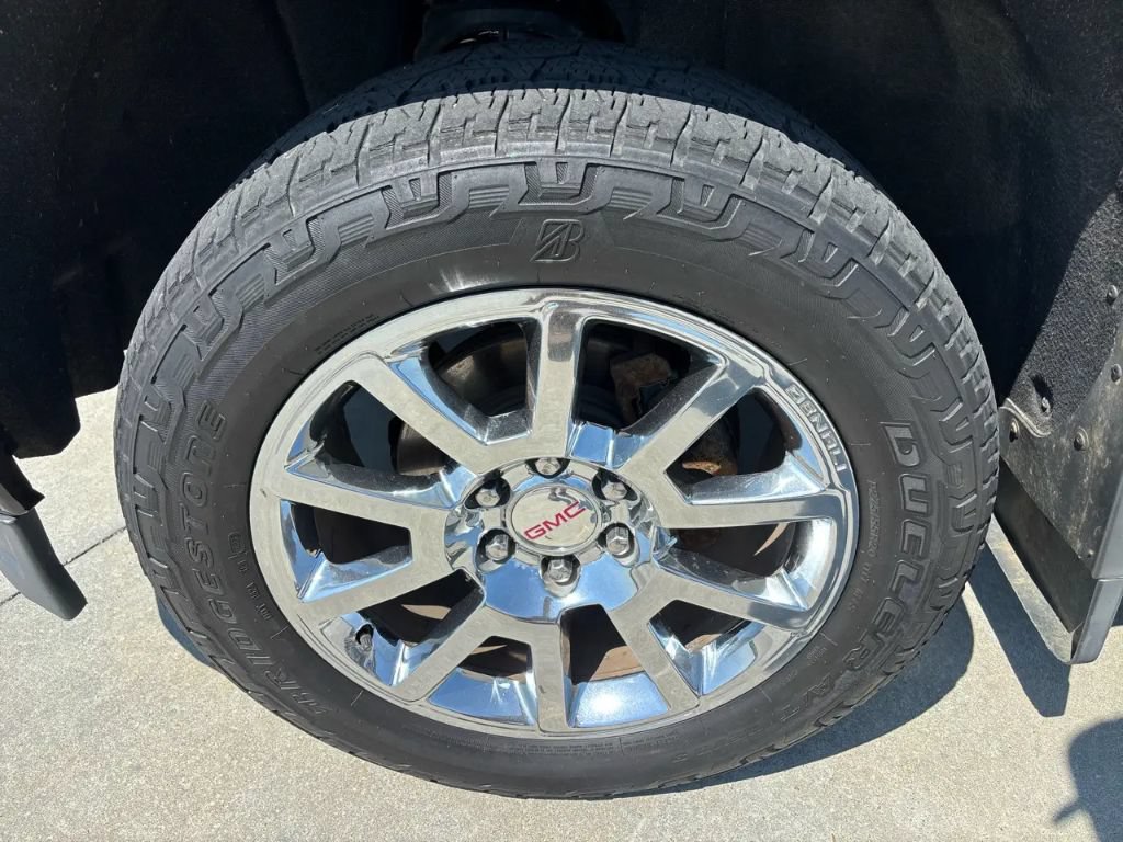 Used 2014 GMC Sierra 1500 Denali w/ Driver Alert Package AWD/4WD image 12