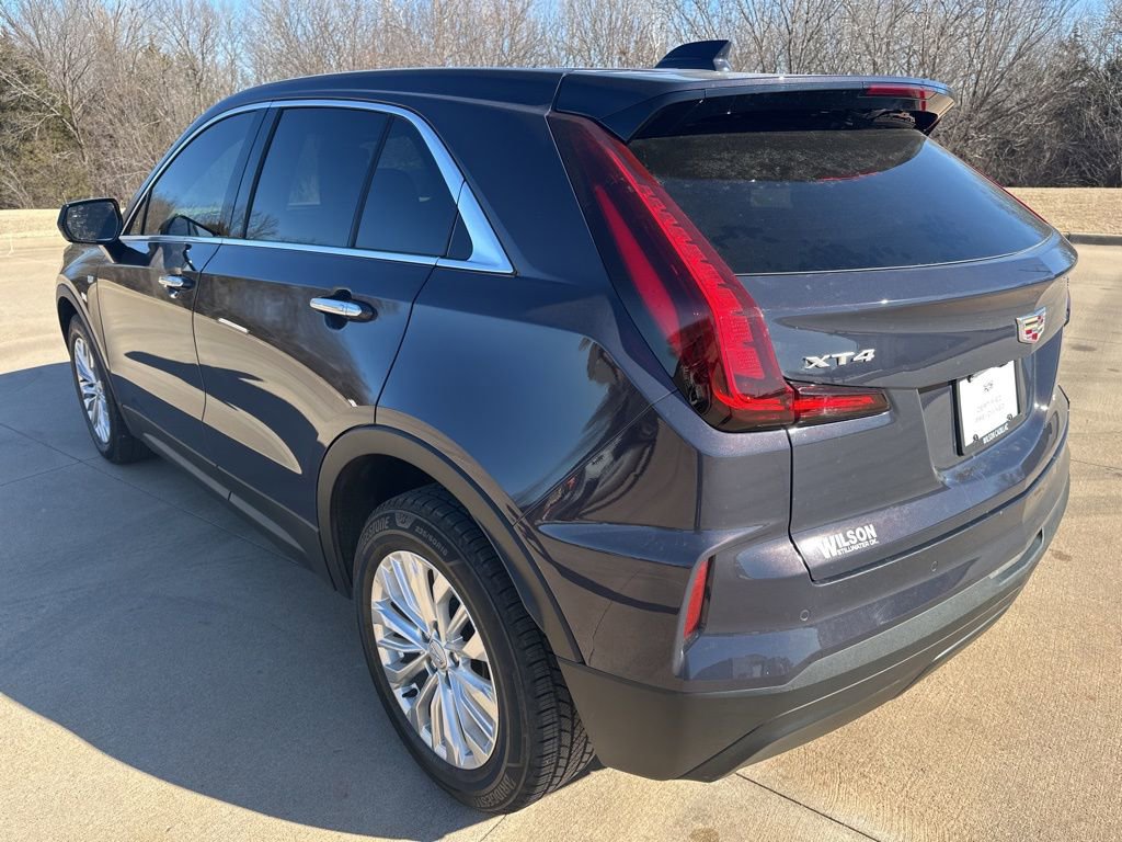 Certified 2024 Cadillac XT4 Luxury w/ Cold Weather Package image 3