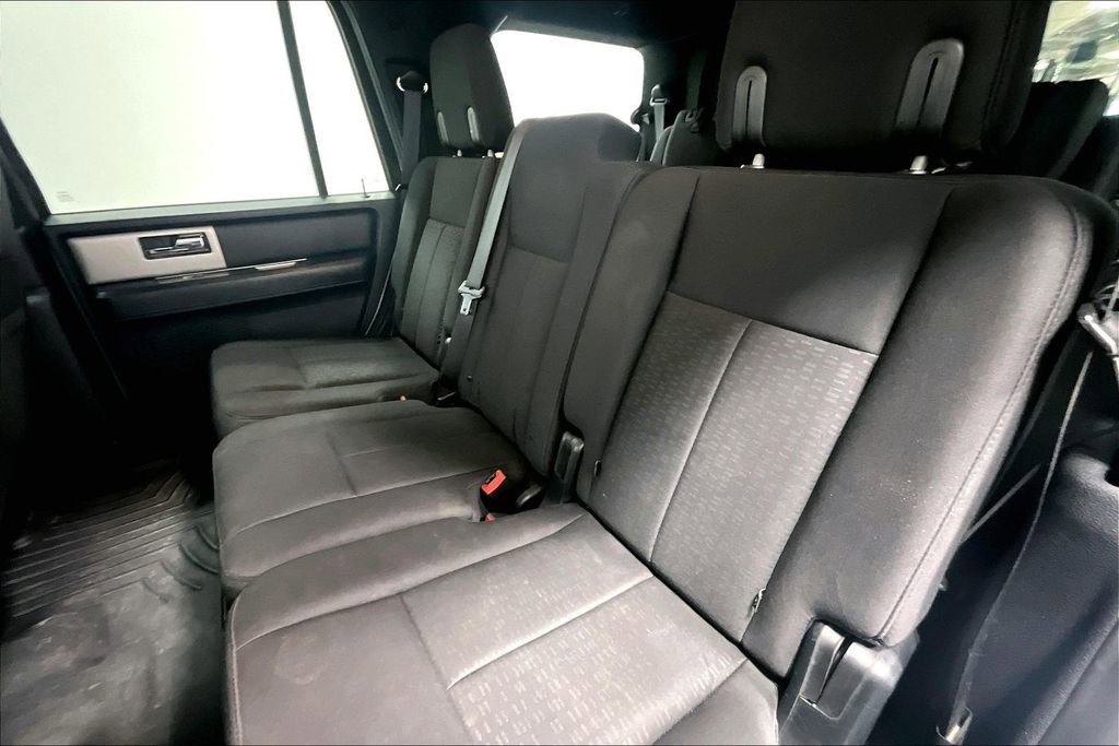 Used 2015 Ford Expedition XLT RWD image 25