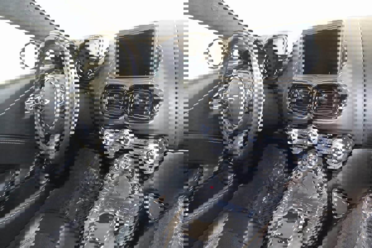 Used 2019 Aston Martin V8 Vantage Coupe image 34