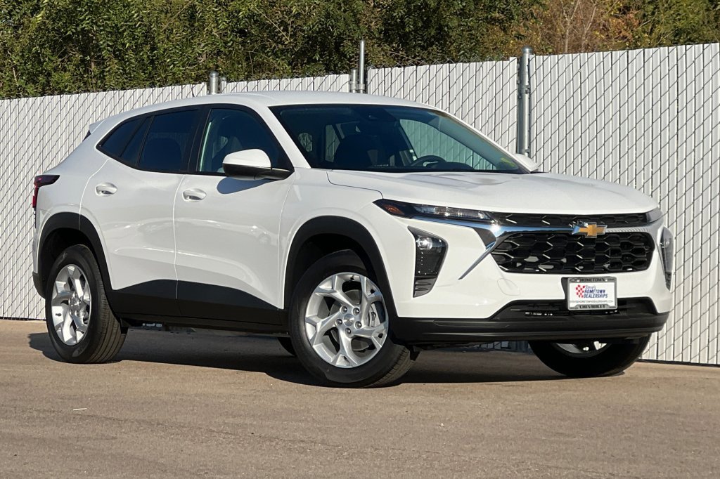 New 2026 Chevrolet Trax LS w/ LS Convenience Package image 2