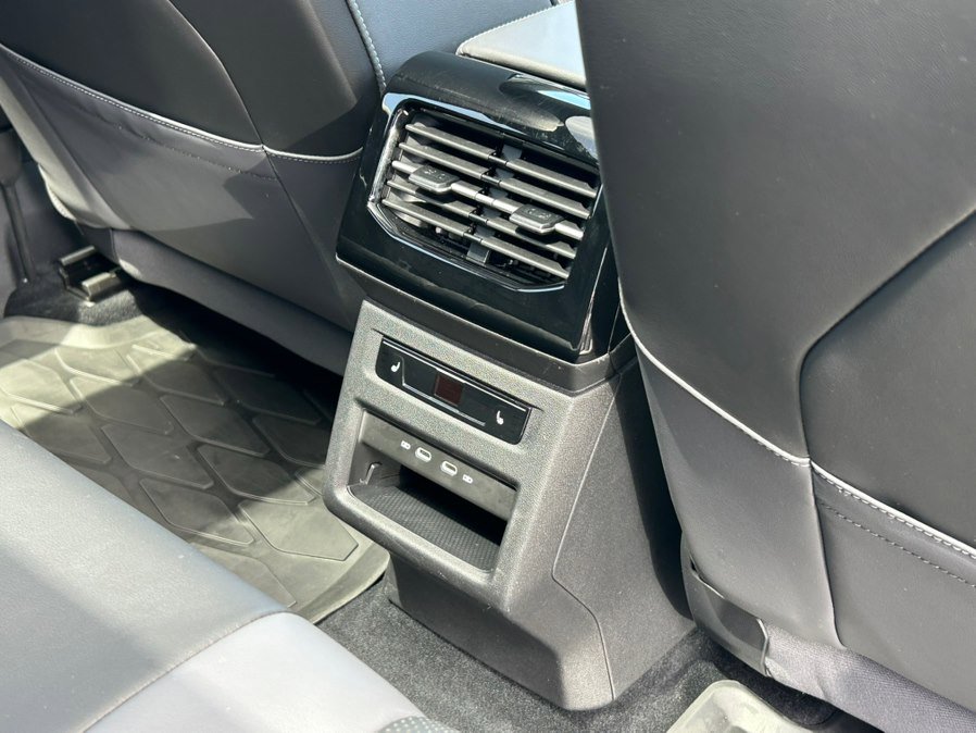 Used 2023 Volkswagen ID.4 Pro S Plus RWD image 41