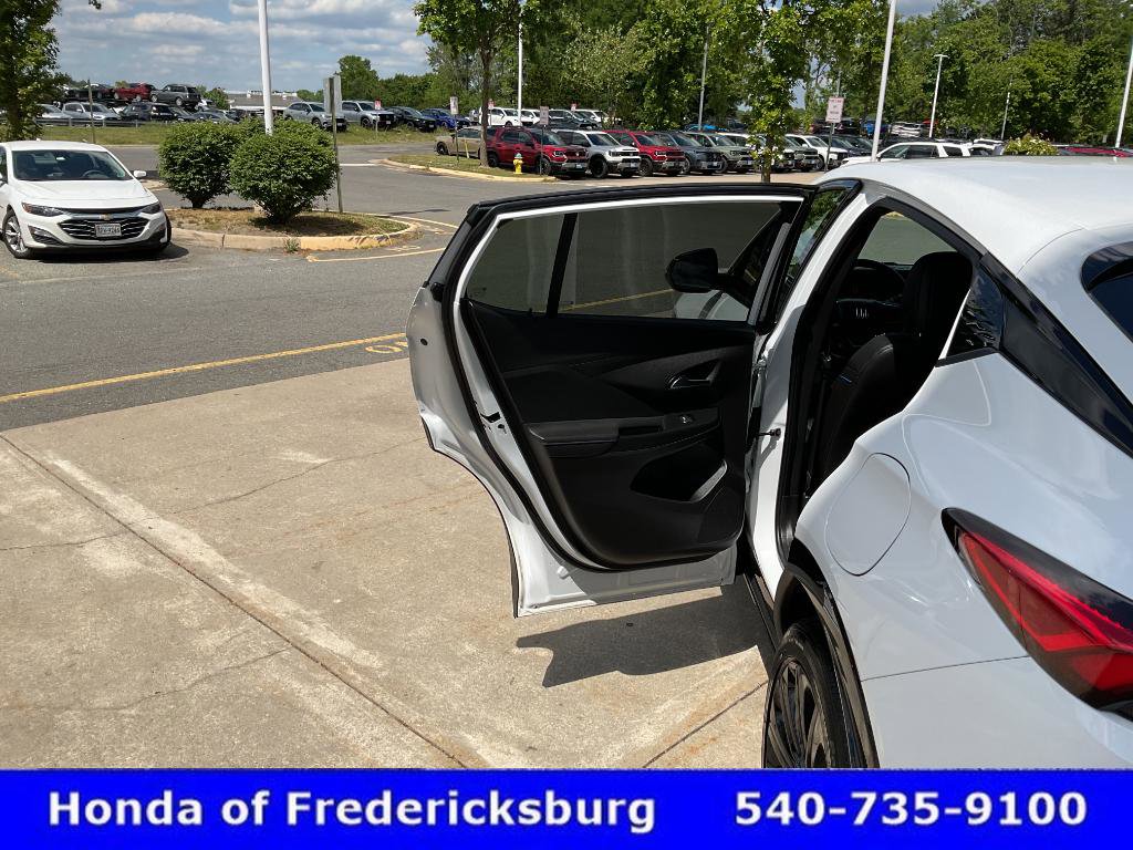 Used 2024 Buick Envista Sport Touring w/ Convenience I Package FWD image 16